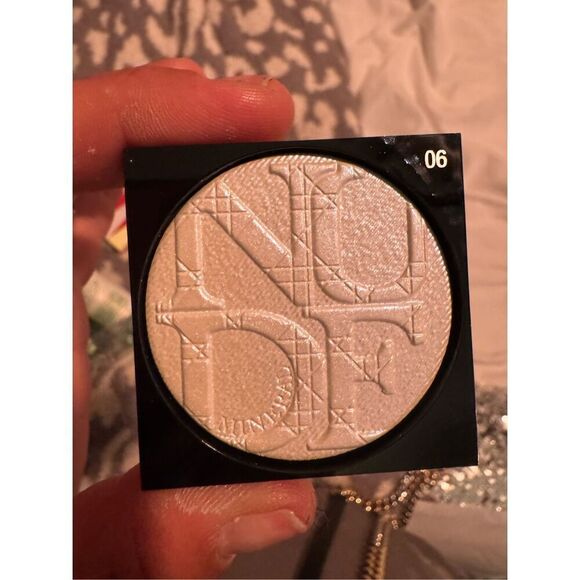 CHRISTIAN DIOR ~ DIORSKIN NUDE AIR LUMINIZER POWDER ~ # 01 ~ 0.21 OZ UNBOXED - Picture 3 of 5